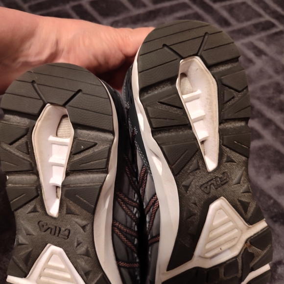 Fila Women's Gray and Pink/Melon Athletic Shoes - Picture 4 of 5